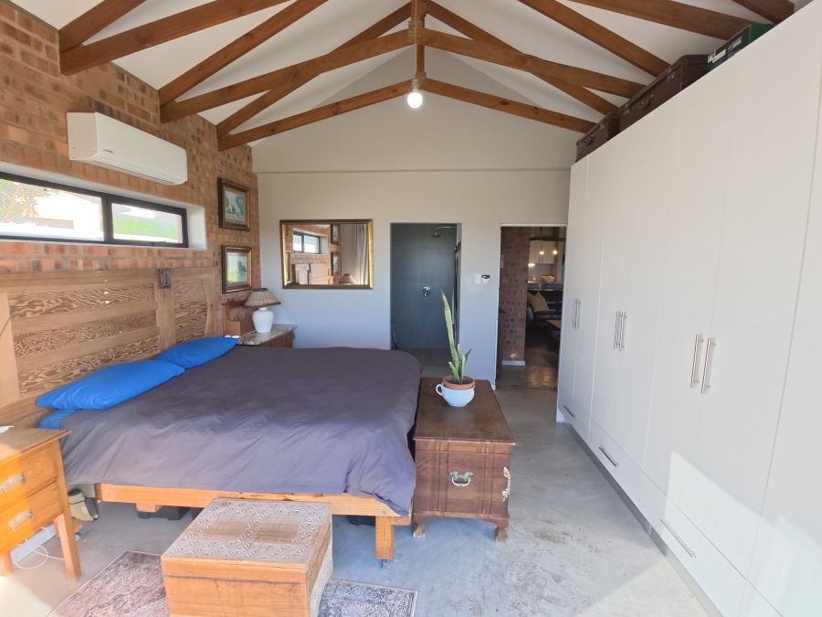 4 Bedroom Property for Sale in Paradise Beach Eastern Cape